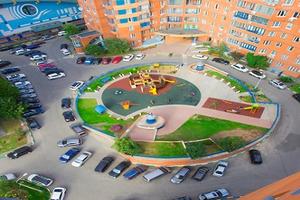 Комплексное благоустройство дворов завершили в Подмосковье