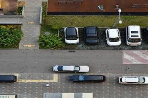 Мособлдума рассмотрит вопрос ограничения парковки такси во дворах жилых домов