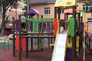 В Подмосковье благоустроено более 40% дворов по программе 2017 года – Евгений Хромушин