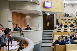 Михаил Мень доложил в Госдуме РФ о последних итогах деятельности Минстроя России