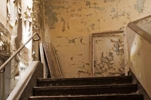 Количество регионов, отстающих в расселении аварийного жилья, уменьшилось