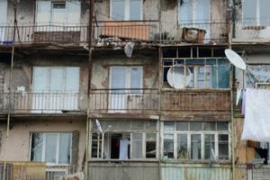 Семь подмосковных муниципалитетов не расселяют аварийное жилье