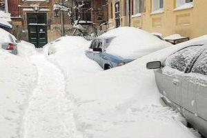 Минстрой проведет анализ уборки снега в регионах в связи с жалобами граждан