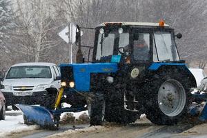 Около 5 тысяч коммунальщиков убирают выпавший снег в Подмосковье