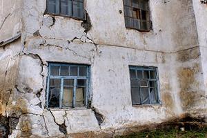 Почти миллион россиян все еще живет в аварийном жилье