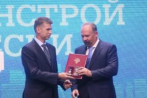 Игорь Шувалов и Михаил Мень открыли торжественную церемонию 60-летия Дня строителя