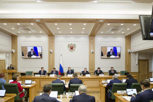Вопросы повышения эффективности управления МКД и функционирования комплексов ИЖС обсудили на парламентских слушаниях в Совете Федерации